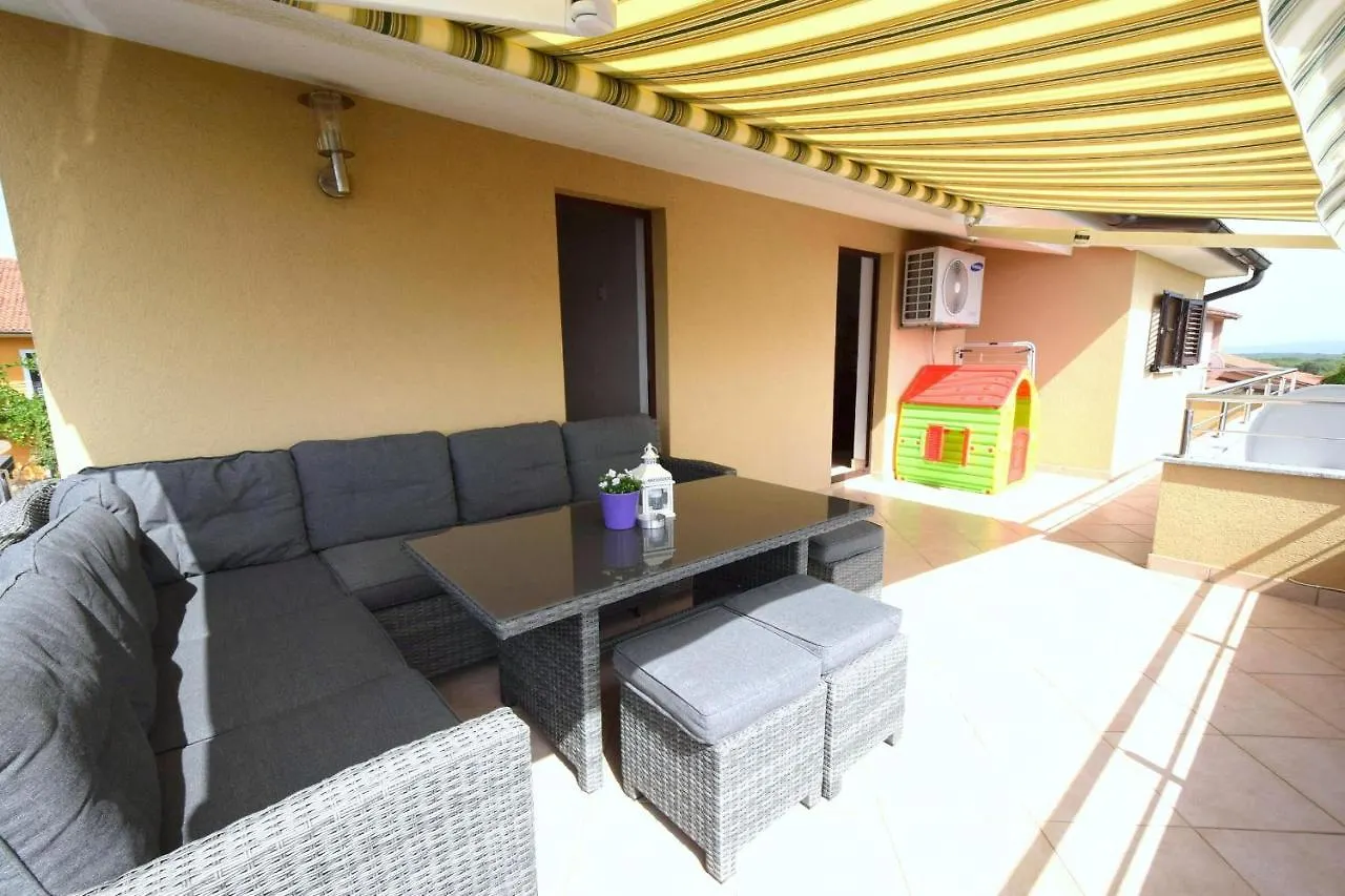Apartments Zrinka Omisalj