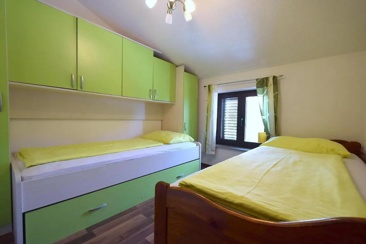 Apartments Zrinka Omisalj