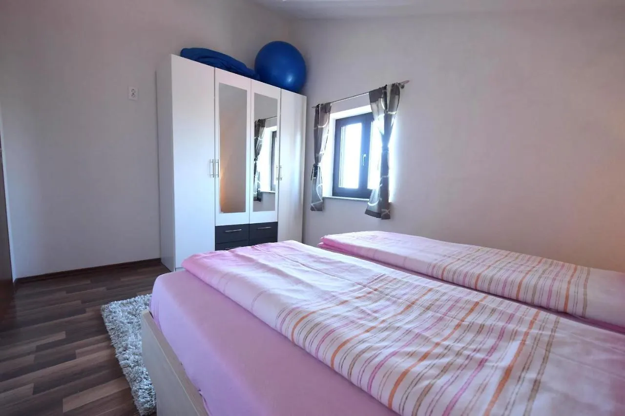 Apartments Zrinka Omišalj