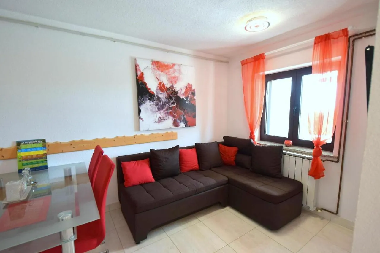 Apartments Zrinka Omisalj