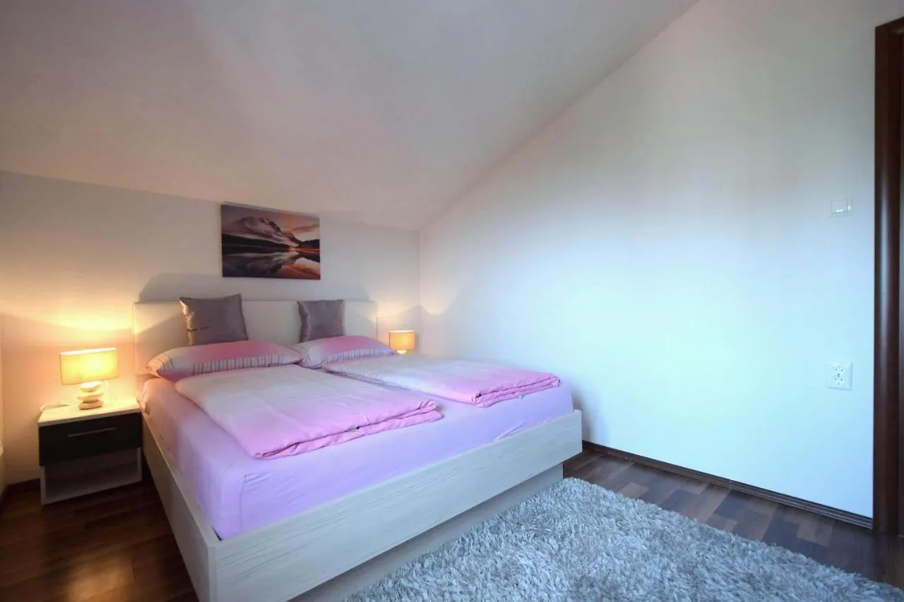 Apartments Zrinka Omisalj Croatia