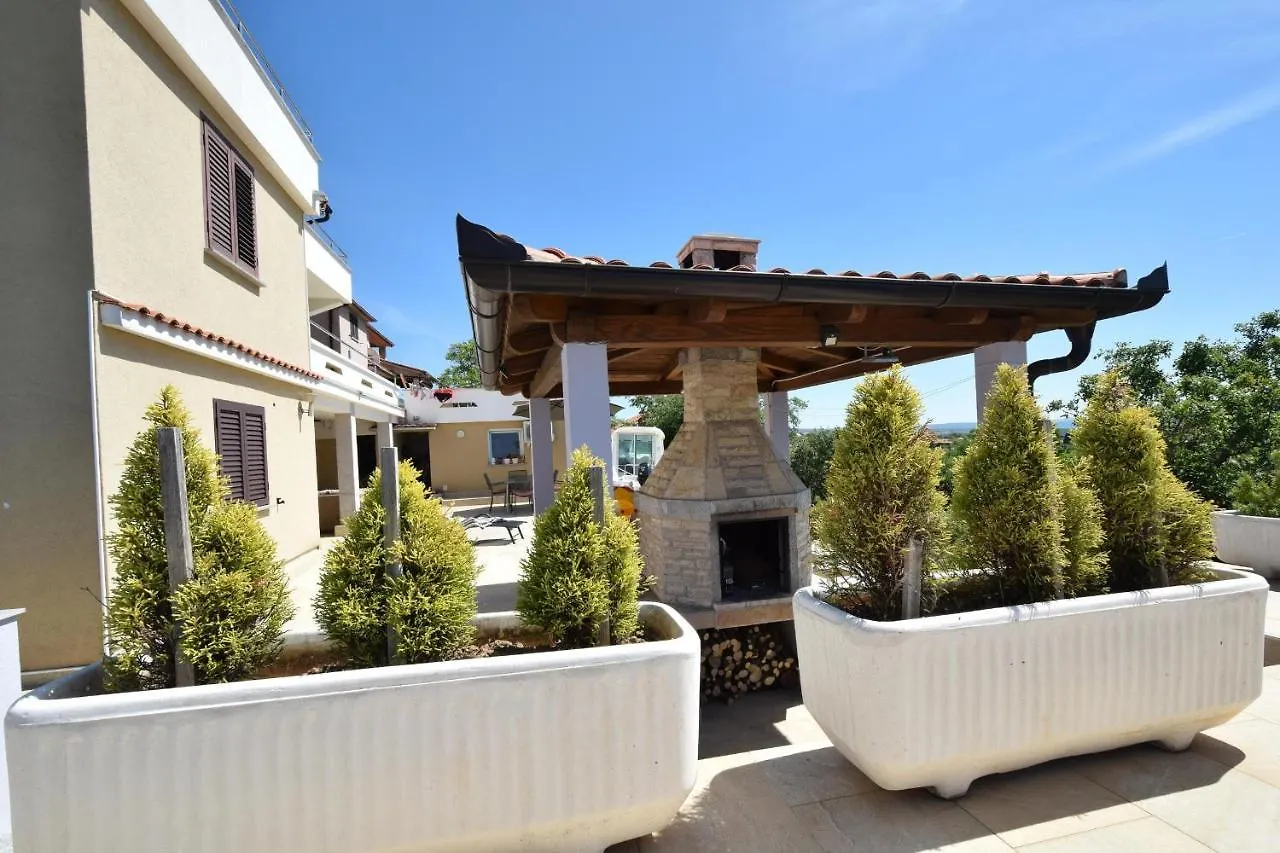 Apartments Zrinka Omisalj Croatia