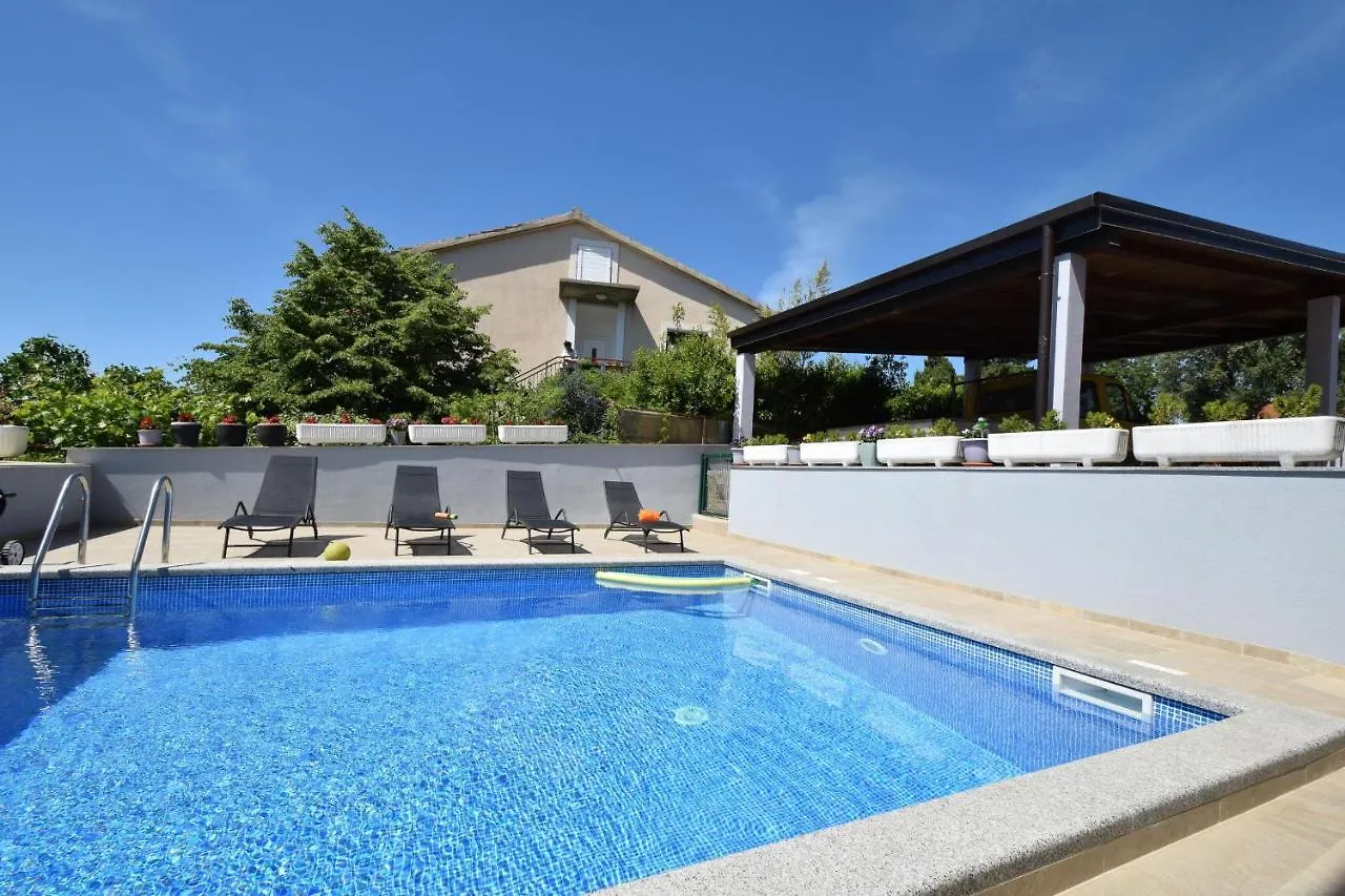 Apartments Zrinka Omisalj 0*,  Croatia
